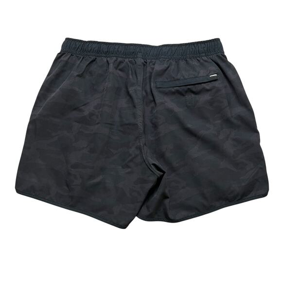 Vuori Shorts Mens Large Black Camo Banks 7” Inseam Performance Stretch Active - Picture 4 of 11